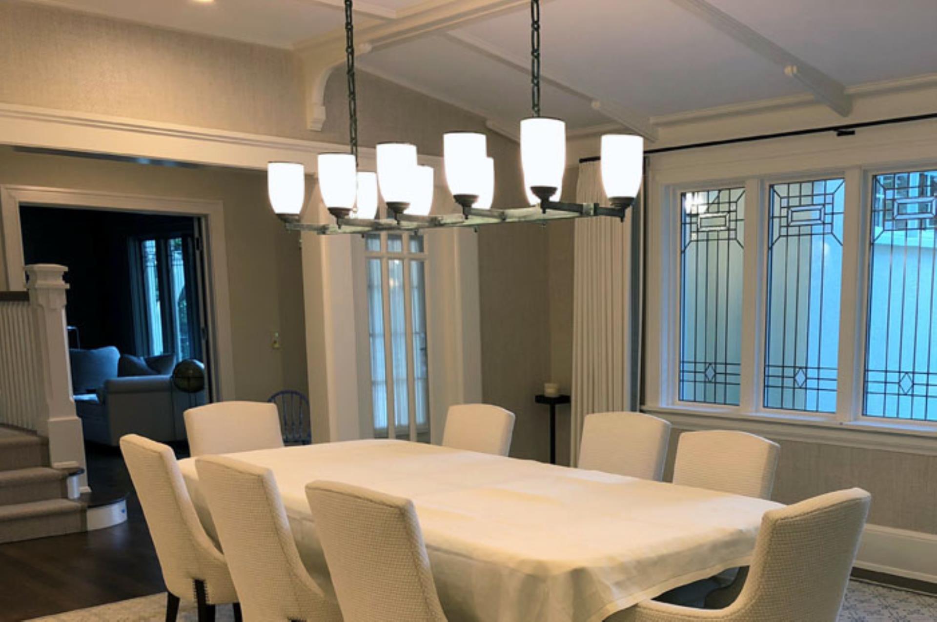Huizenga residence 10-arm Chandelier